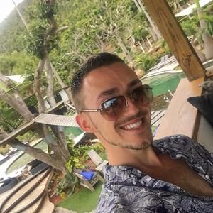 Meet your Posher, Daniel